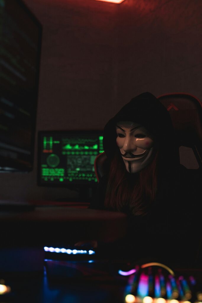 Kötücül Yazılımlar: Tehditler ve Korunma Yolları Hacker 683x1024